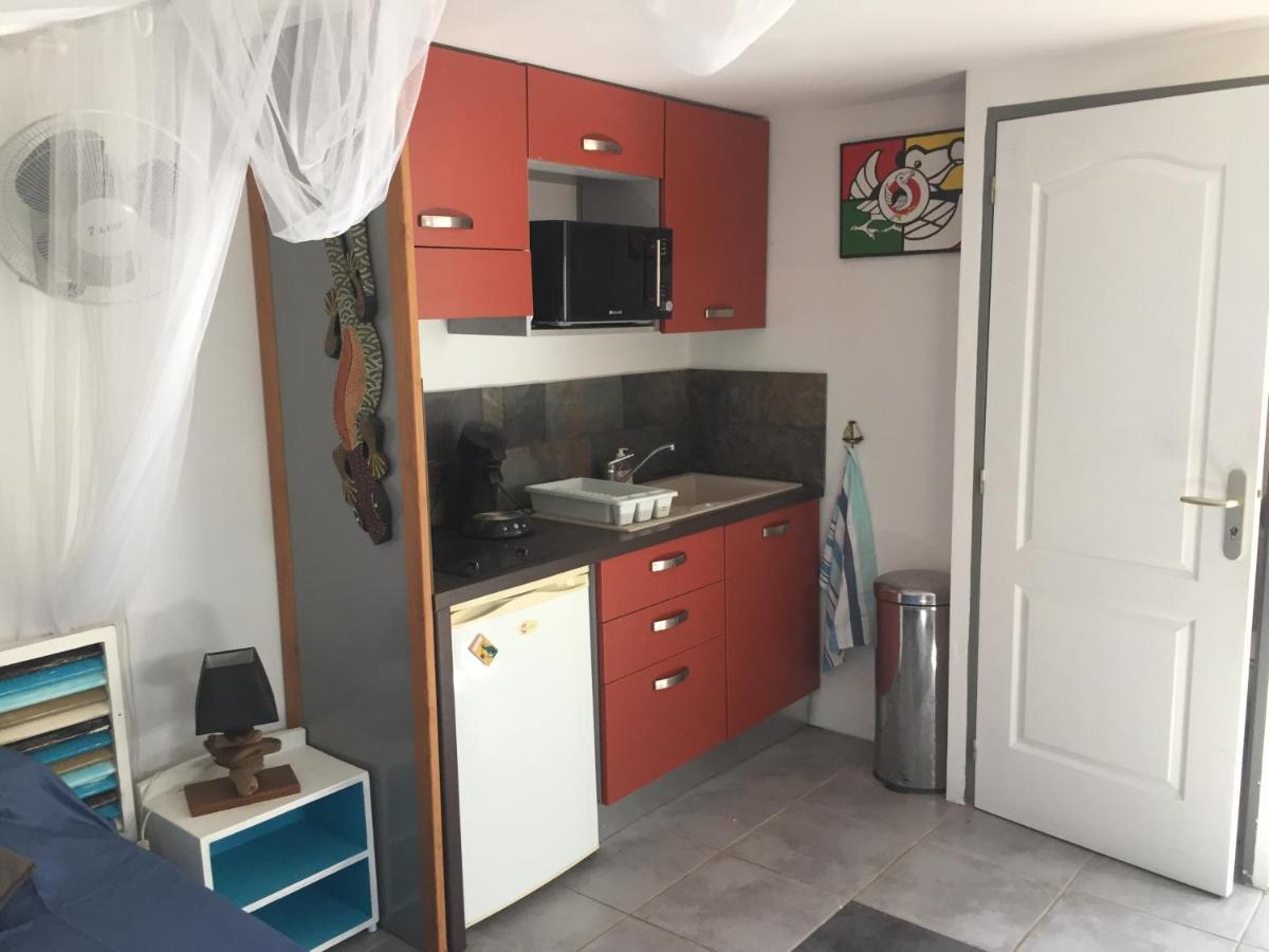 Studio Independant Dans Propriete Avec Piscine Et Wifi Apartman Saint-Gilles-les Bains Kültér fotó